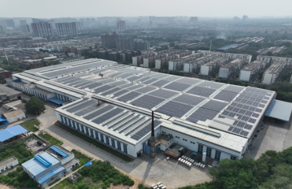 分布式光伏發(fā)電，利用廠房、倉庫、辦公樓等建筑屋頂及部分空地進(jìn)行光伏發(fā)電.jpg